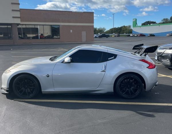 
								2009 NISSAN 370Z full									
