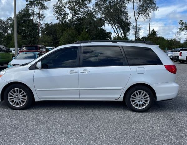 
								2007 TOYOTA SIENNA XLE full									