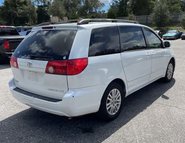 
								2007 TOYOTA SIENNA XLE full									