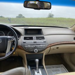 
										2009 HONDA ACCORD V6 full									